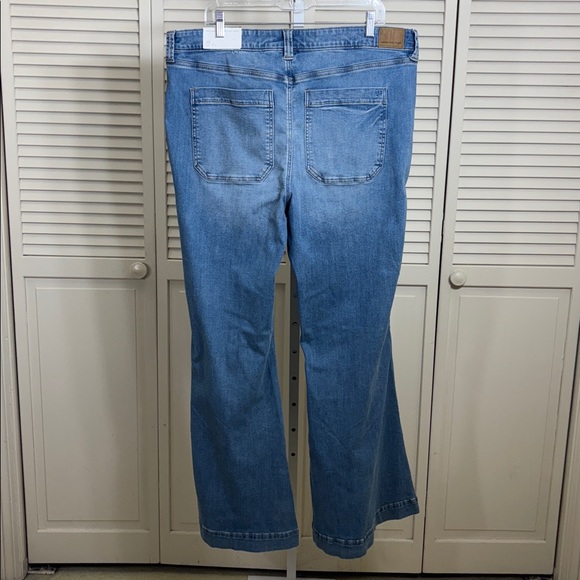 NWT American Eagle Outfitters AE Next Level Festival Flare Jeans Size 20 Long - Picture 11 of 15